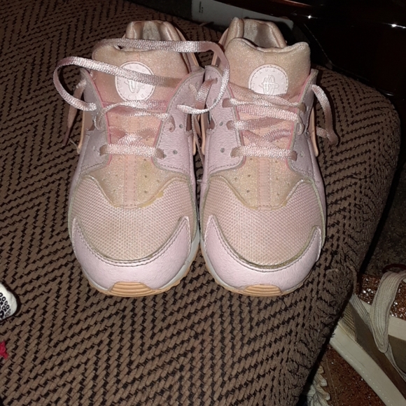 Shoes - Picture 2 of 3